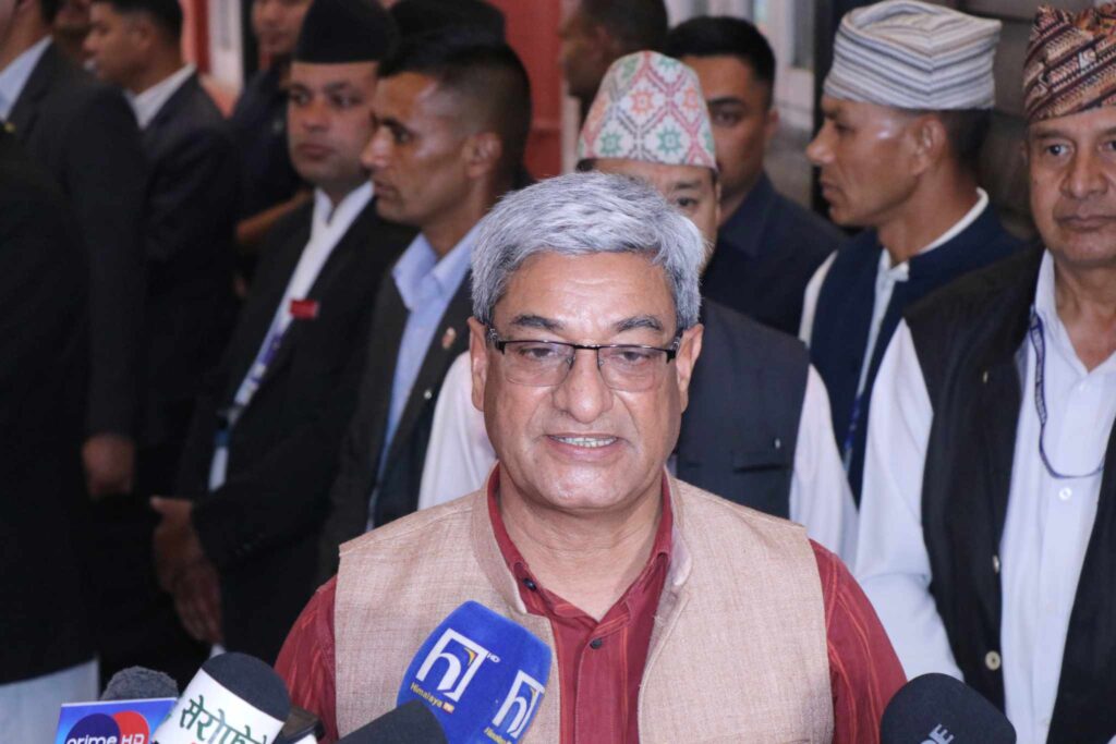 संसदको संयुक्त बैठकमा राष्ट्रपती रामचन्द्र पौडेलको सम्बोधनपछि भने सरकारको कुनै पनि कार्यसूची संसद्मा प्रवेश गर्न नदिने कांग्रेको अडान कायमै