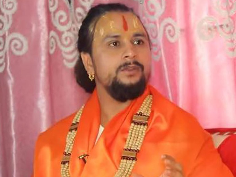 नेताहरूको मृत्युको कामना गर्दै यमराजको पूजा गरेको आरोपमा पक्राउ परेका झापाको पुष्कर खतिवडाविरुद्ध साइबर अपराधको मुद्दा दर्ता